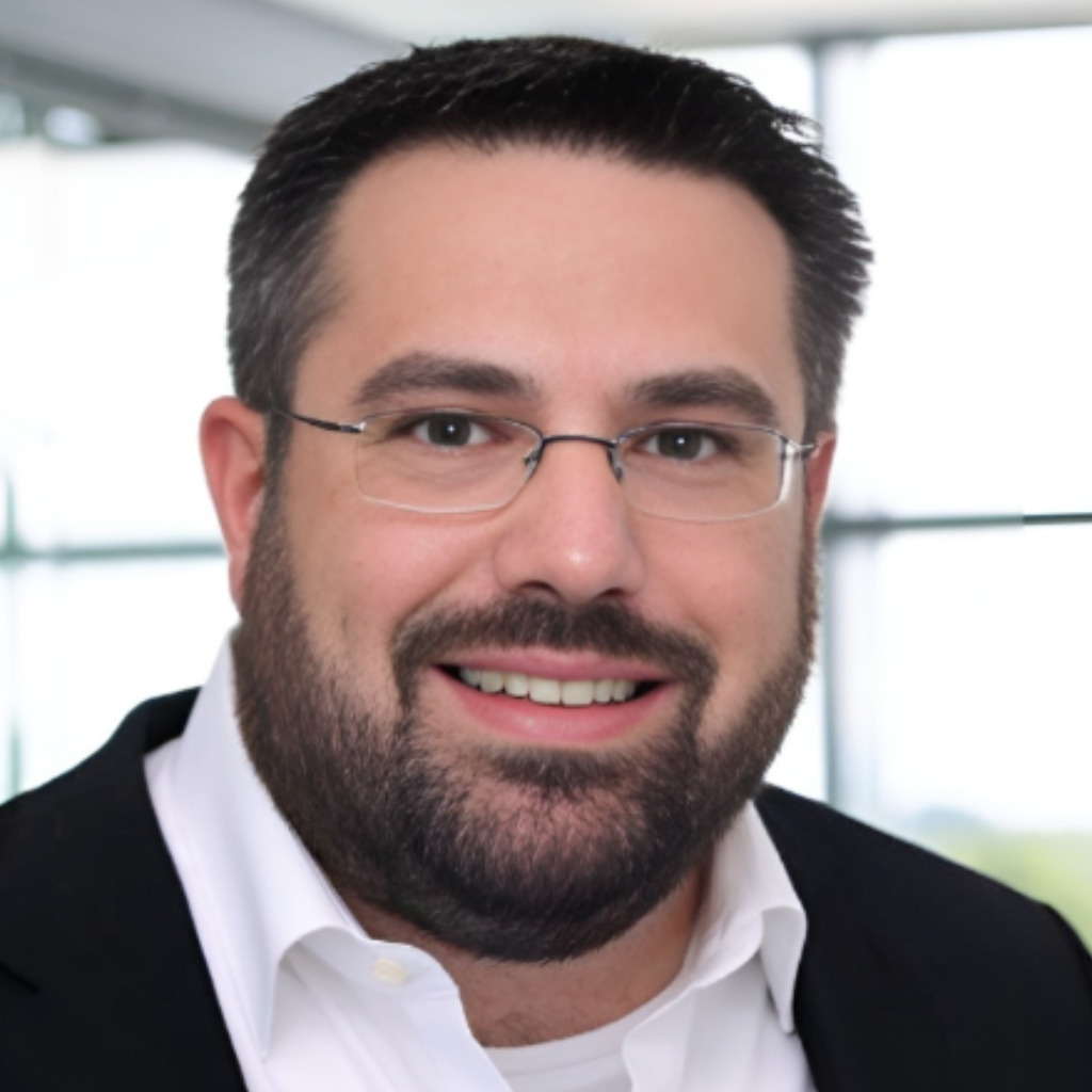 Alexander Daniel Leitung des Bildungszentrums und Schulleitung der