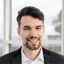 Dr. Lars Schmitt