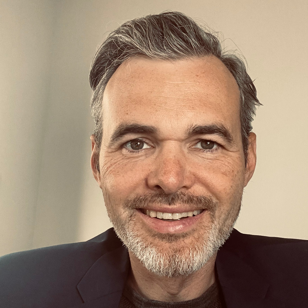 Samuel Schenk Head of Omnichannel Commerce International Deichmann