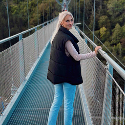 Annika Kicha