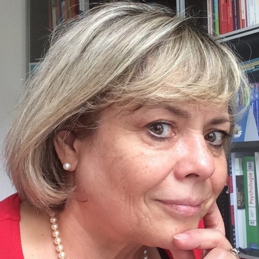 Petra Daniels's Instagram, Twitter & Facebook on IDCrawl