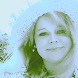 Nadine Tröbner