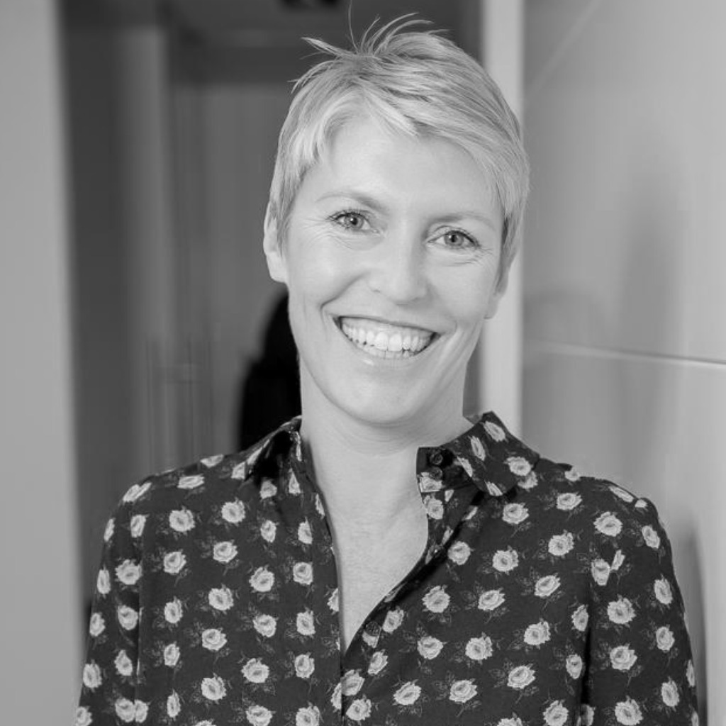Elke Pitzl Teamleiterin Marketing Volksbank Raiffeisenbank RegensburgSchwandorf eG XING Elke Pitzl Teamleiterin Marketing Volksbank Raiffeisenbank RegensburgSchwandorf eG XING