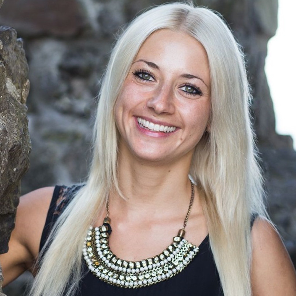 Anna Schmidt Teamleiterin Allianz Versicherung Kremer und Buchele