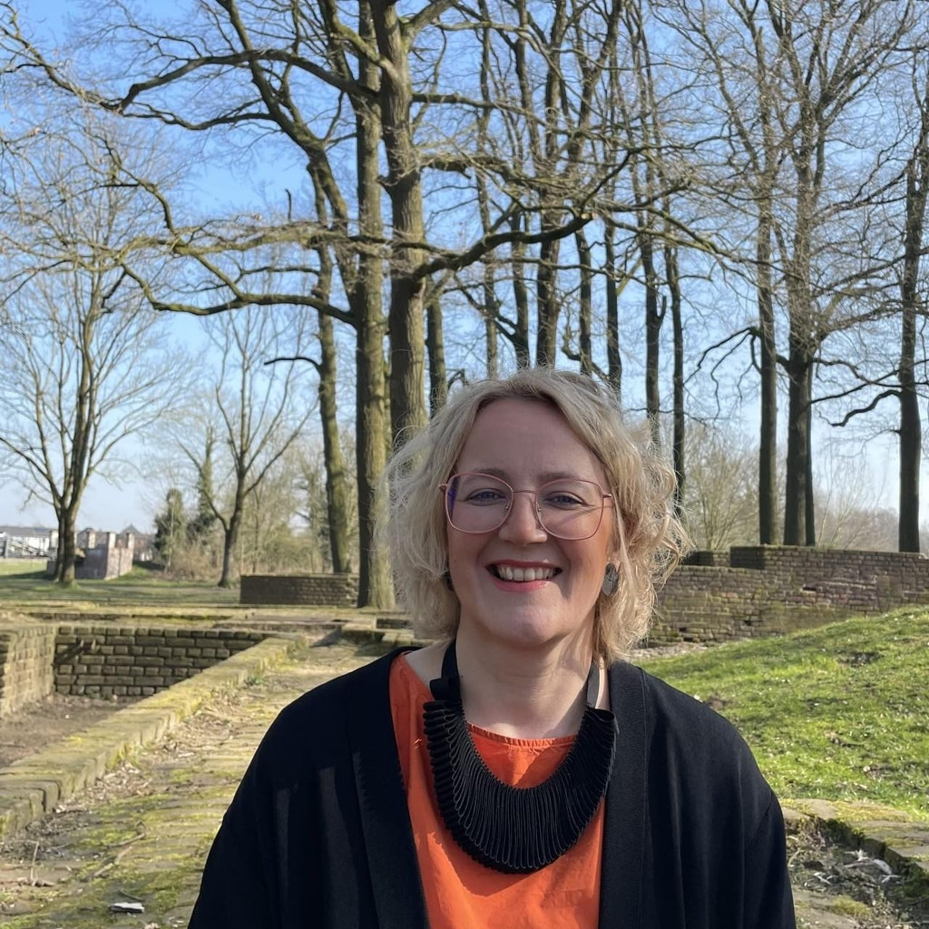 Britta Steels Assistenz der Abteilungsleitung Geschäftsentwicklung