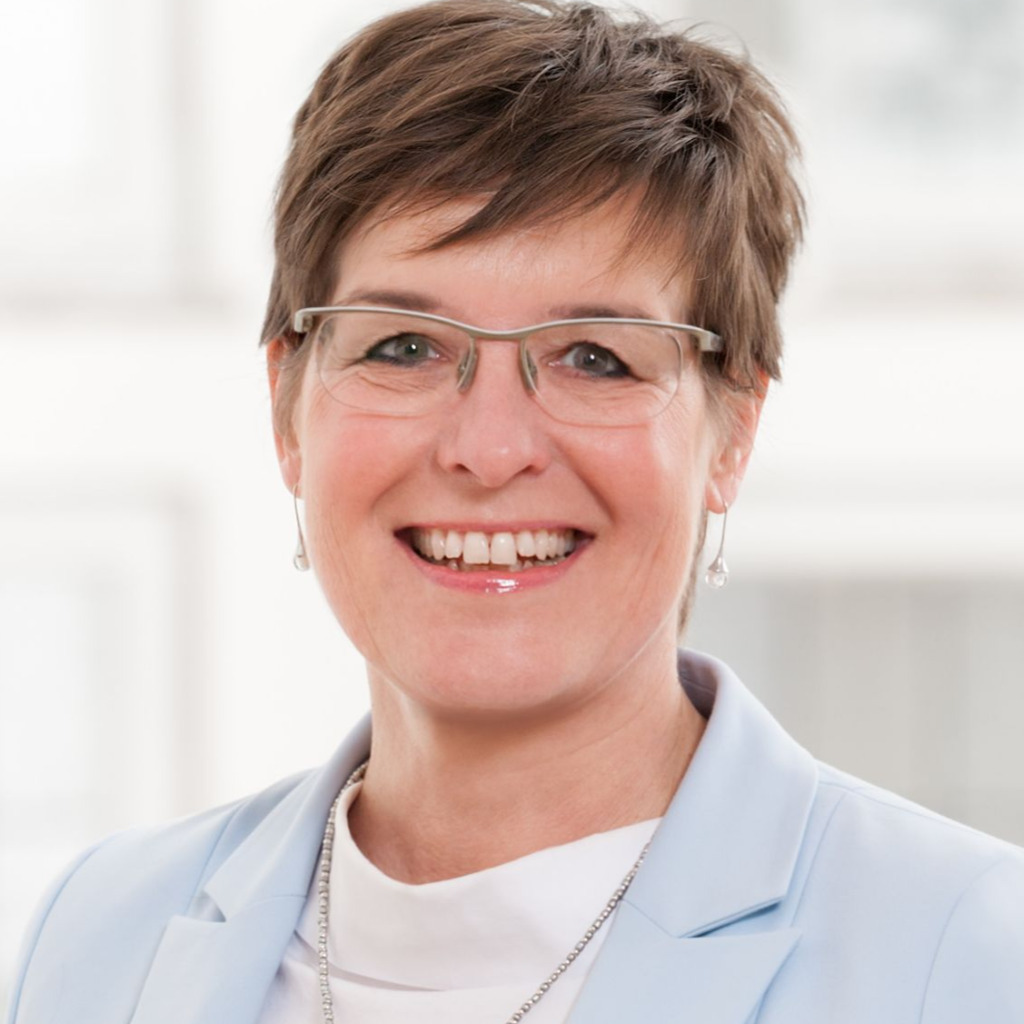 Beate Ritzler Geschäftsführerin spring gmbh. Empowering people