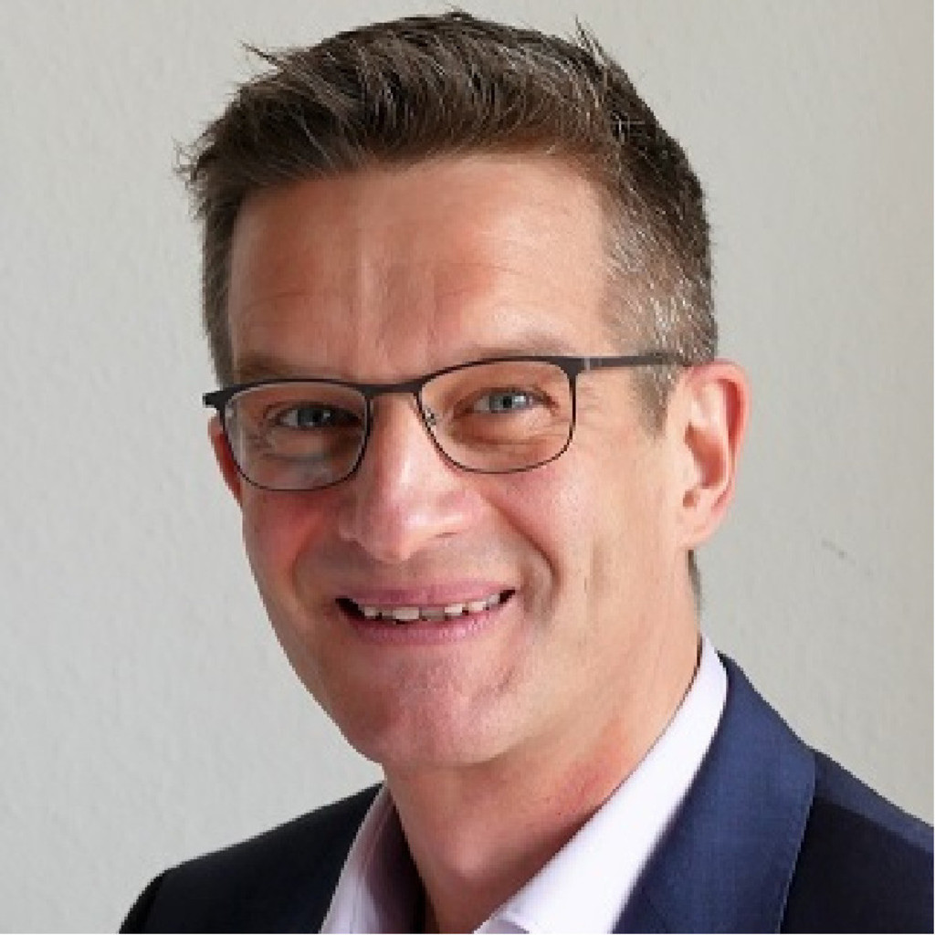 Dipl.Ing. Robert Christophel Product Owner (SAFe) Schweiz