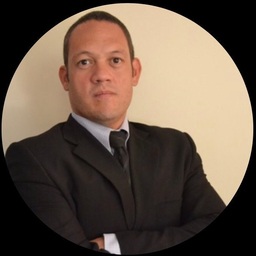 Adriano Guimarães