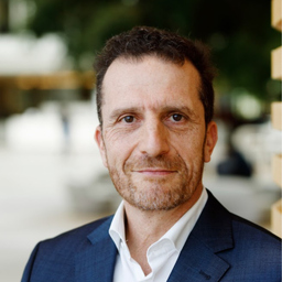 Dr. Christian Henze