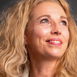 Esther Dujmovic