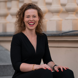 Dr. Mareike Bruns