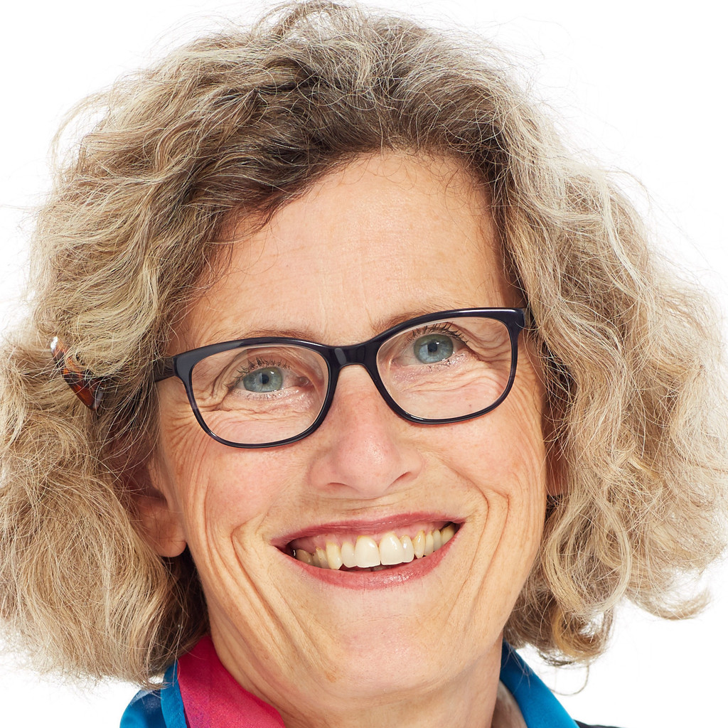 Claudia Chapron Diplom Übersetzerin Britische Rheinarmee XING