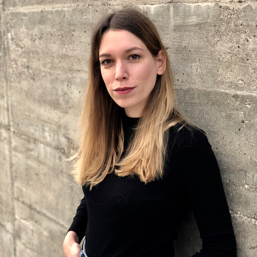 Veronika Schmidt Senior Communication Manager Caracda GmbH XING