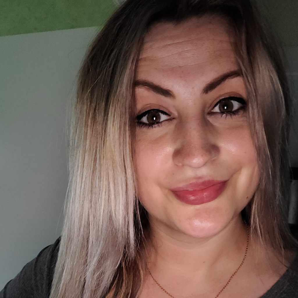60+ Karoline Gärtner, Karoline gärtner is on facebook.