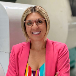Carla Heeb-Teixeira