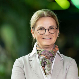 Dr. Andrea Schleich