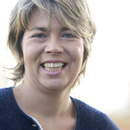 Julia Buettner