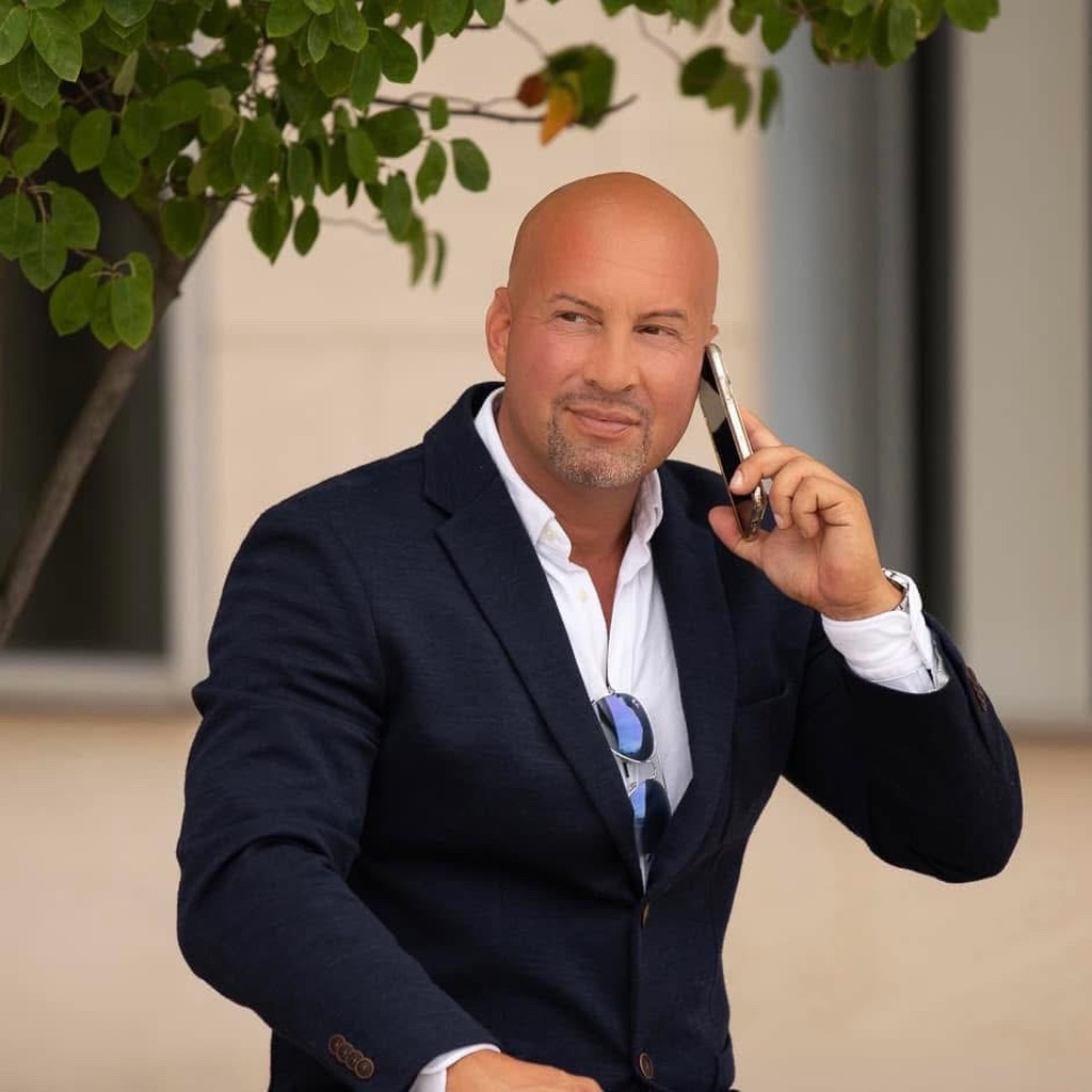 Sascha Demmrich DEMMRICH Personal Training & Group Fitness www