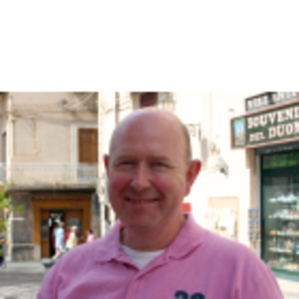 Henry Hall Head of Global Markets Support HSH Nordbank XING