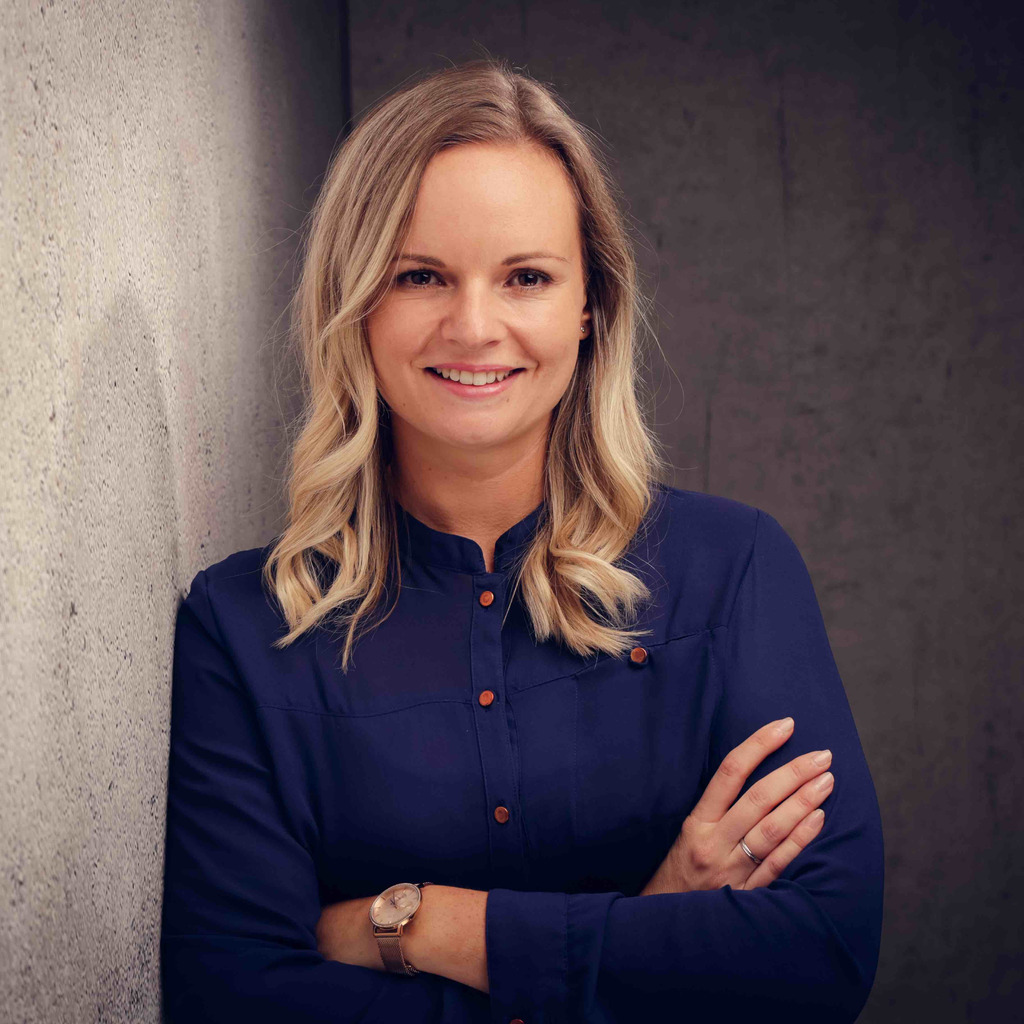 Carina Gelbe - Head of Managed Services - DEFACTO GmbH | XING