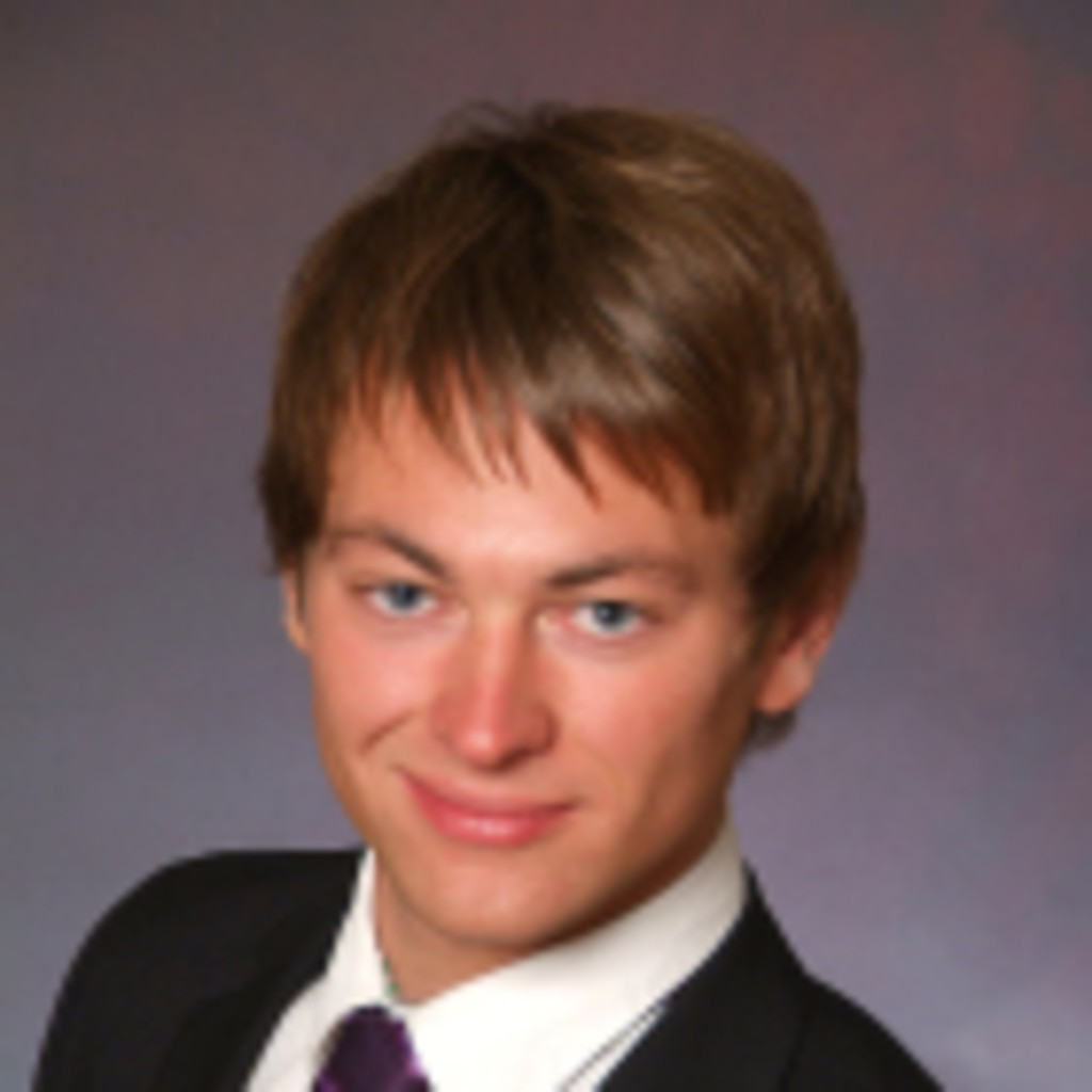 Alexander Langguth Management HEC Lausanne XING