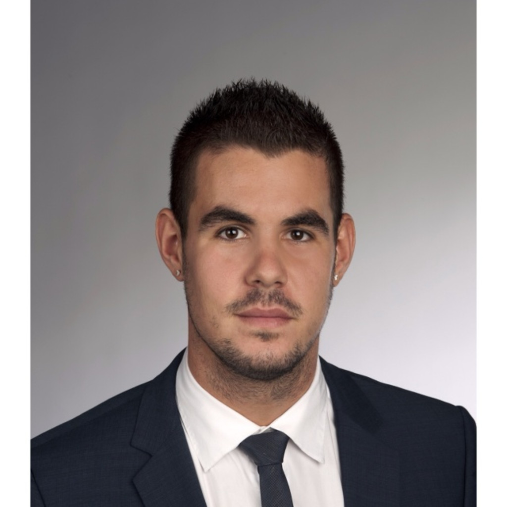 Kiril Kostadinov Banking & Finance University of Zurich XING