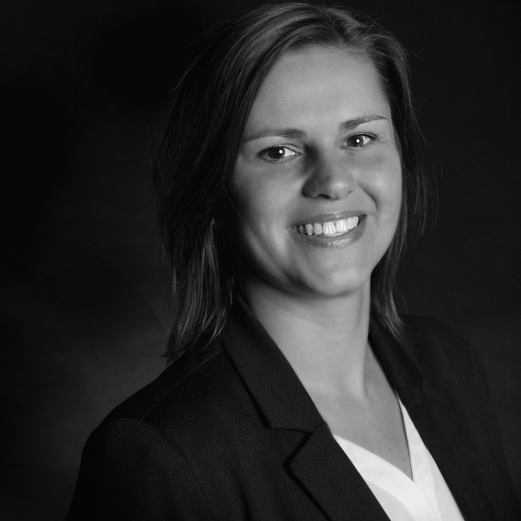 Nadine Geratz Customer Service Representative Mercedes Benz Customer Assistance Center Maastricht N V Xing