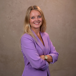 Julia Kroth