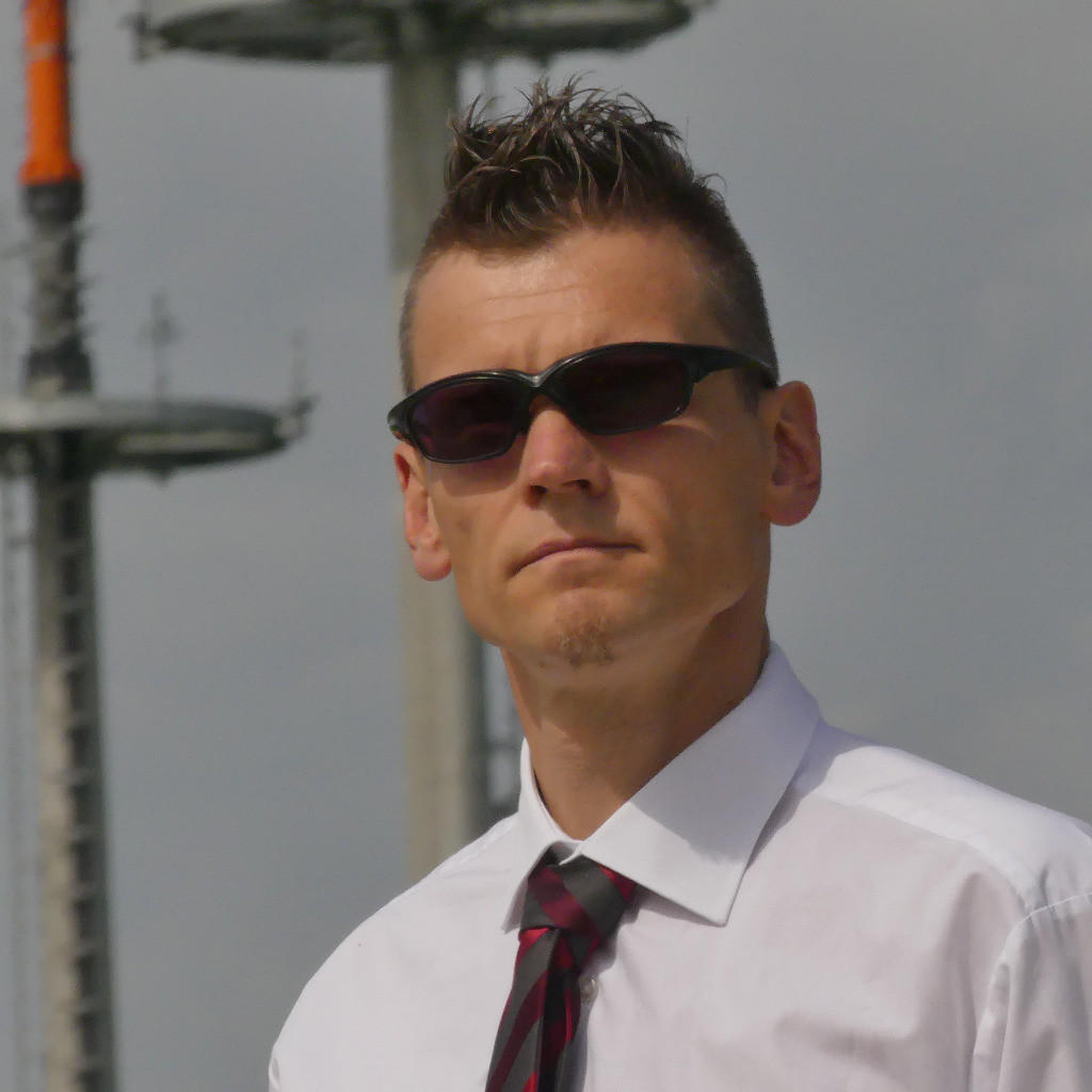 Dipl.Ing. Andre Schmidt Project Manager Siemens AG XING