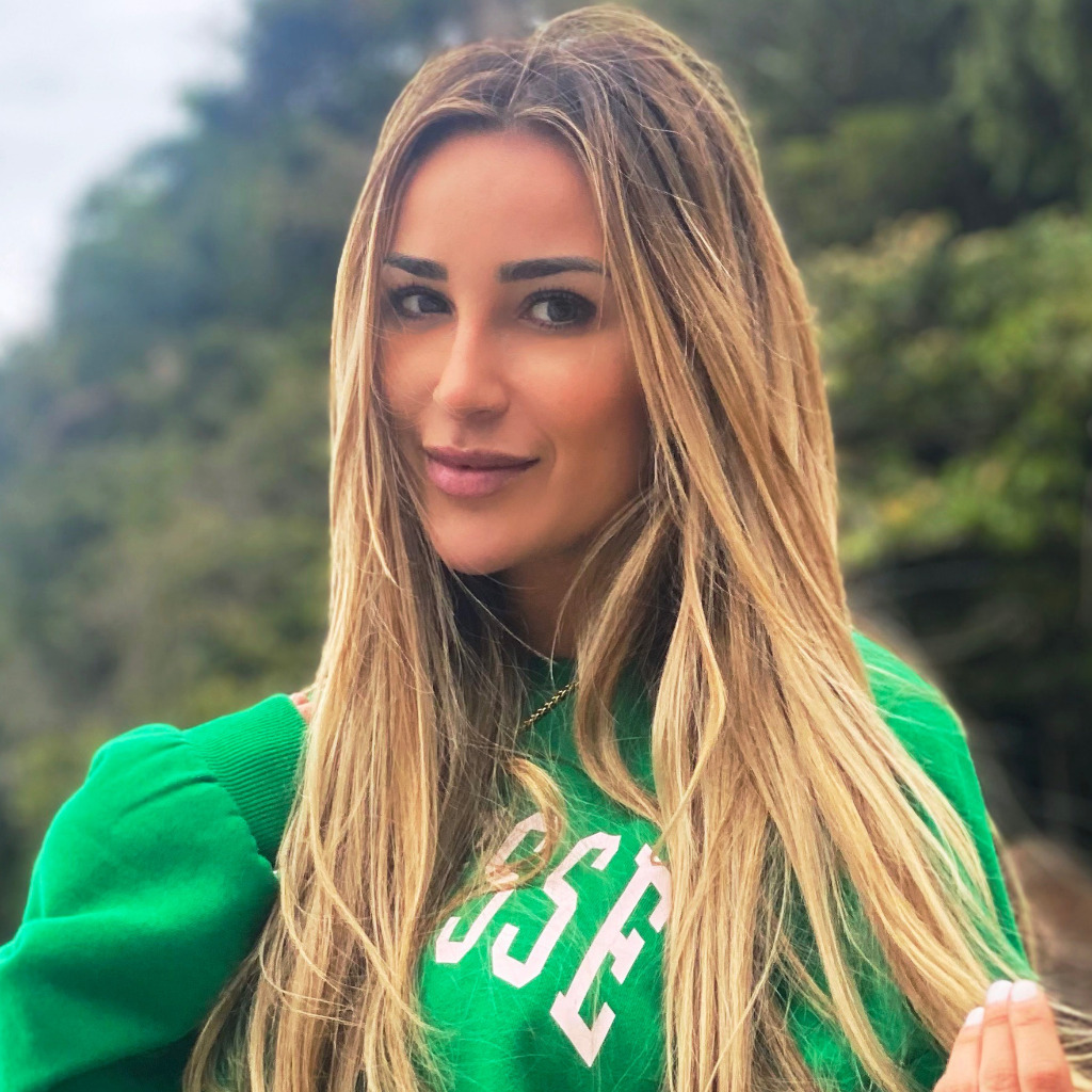 Anna Grimaldi - Flugbegleiterin - Lufthansa Group | XING