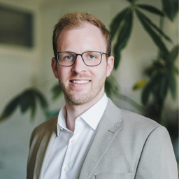 Dr. Julian Mosbach
