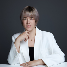 Nadine Stangenberg 