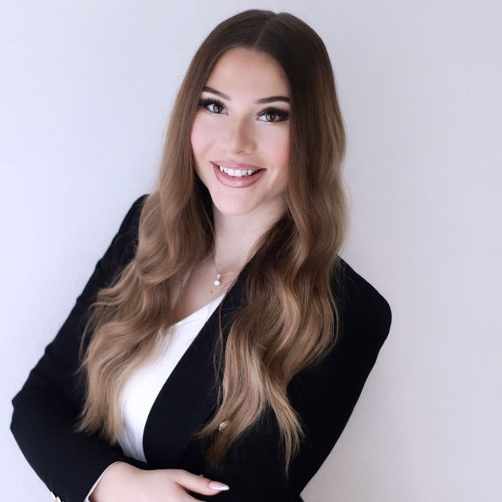 Antonia Möller Teamassistenz und Roadshow Manager M.M.Warburg & CO