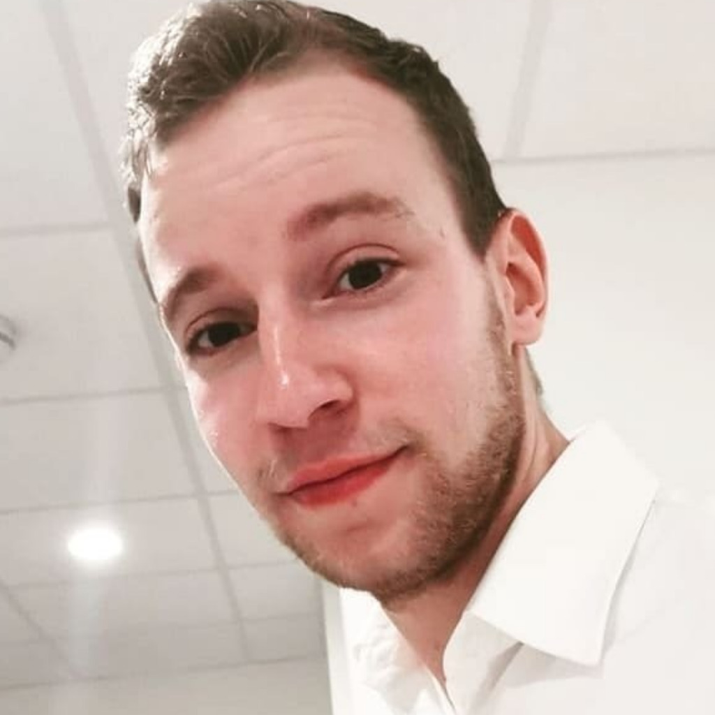 Niklas Tiemann Financial Guide MYVI Group XING