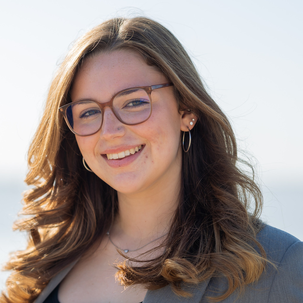 Stefanie Pinter - Kellnerin - Esterhazy GmbH | XING