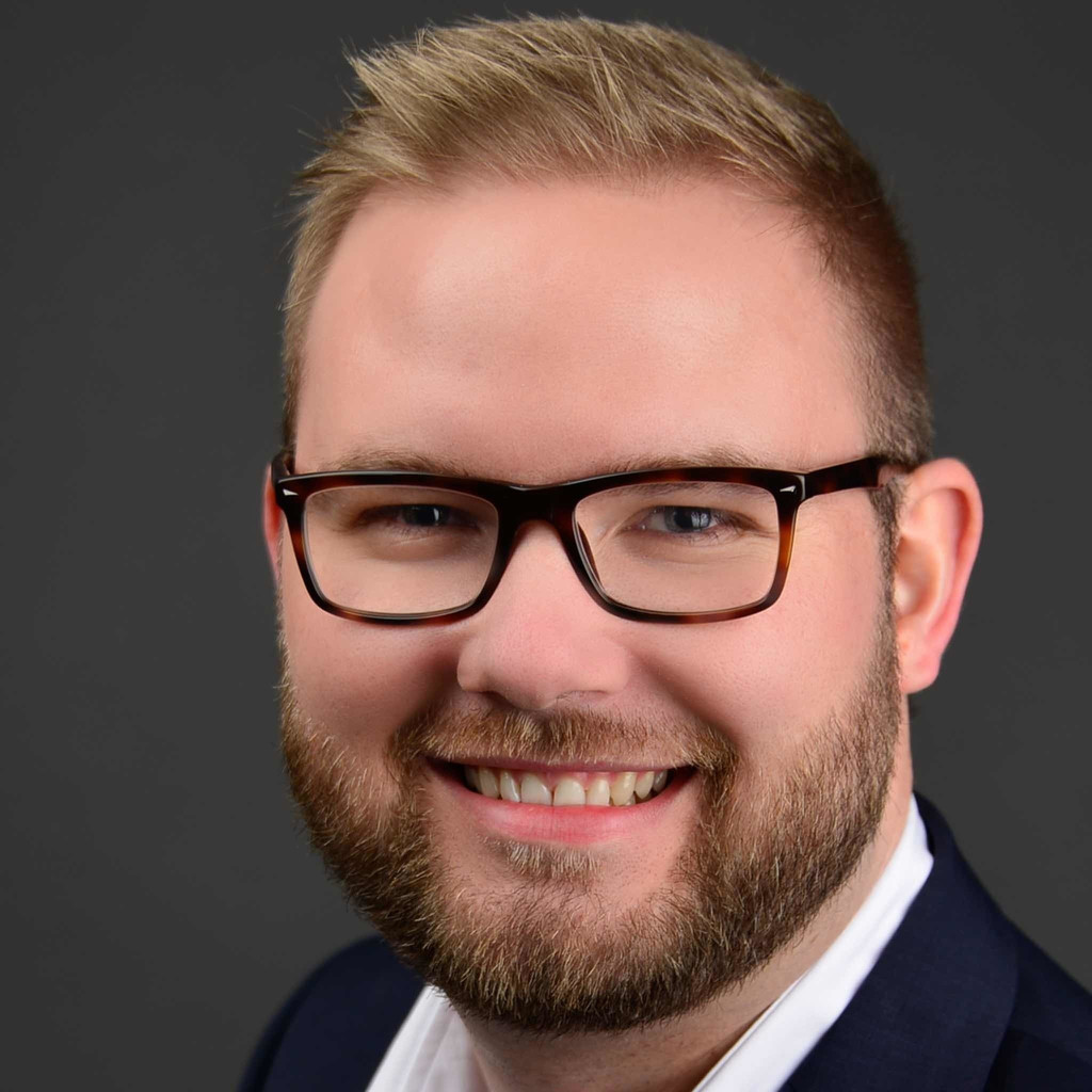 Tom Gebauer Business Administration FOM Hochschule für Oekonomie