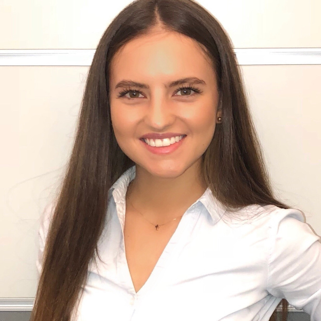 Anna Ariyo Betriebswirtschaft und Wirtschaftspsychologie FOM