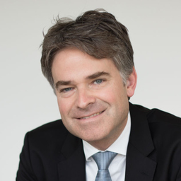 Dr. Dominik Schrader