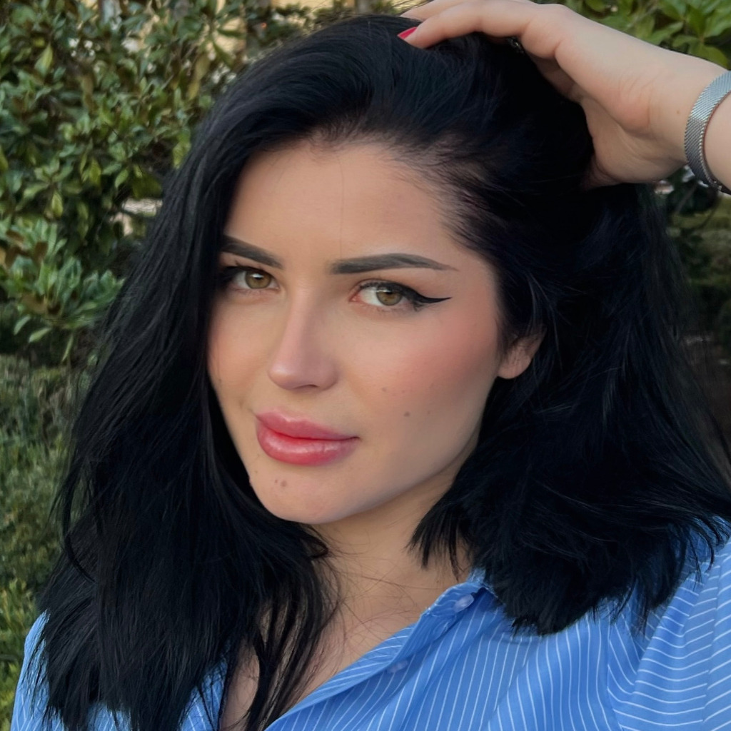 Alina Holovchynska VP of Marketing and Sales Xpandoutreach XING