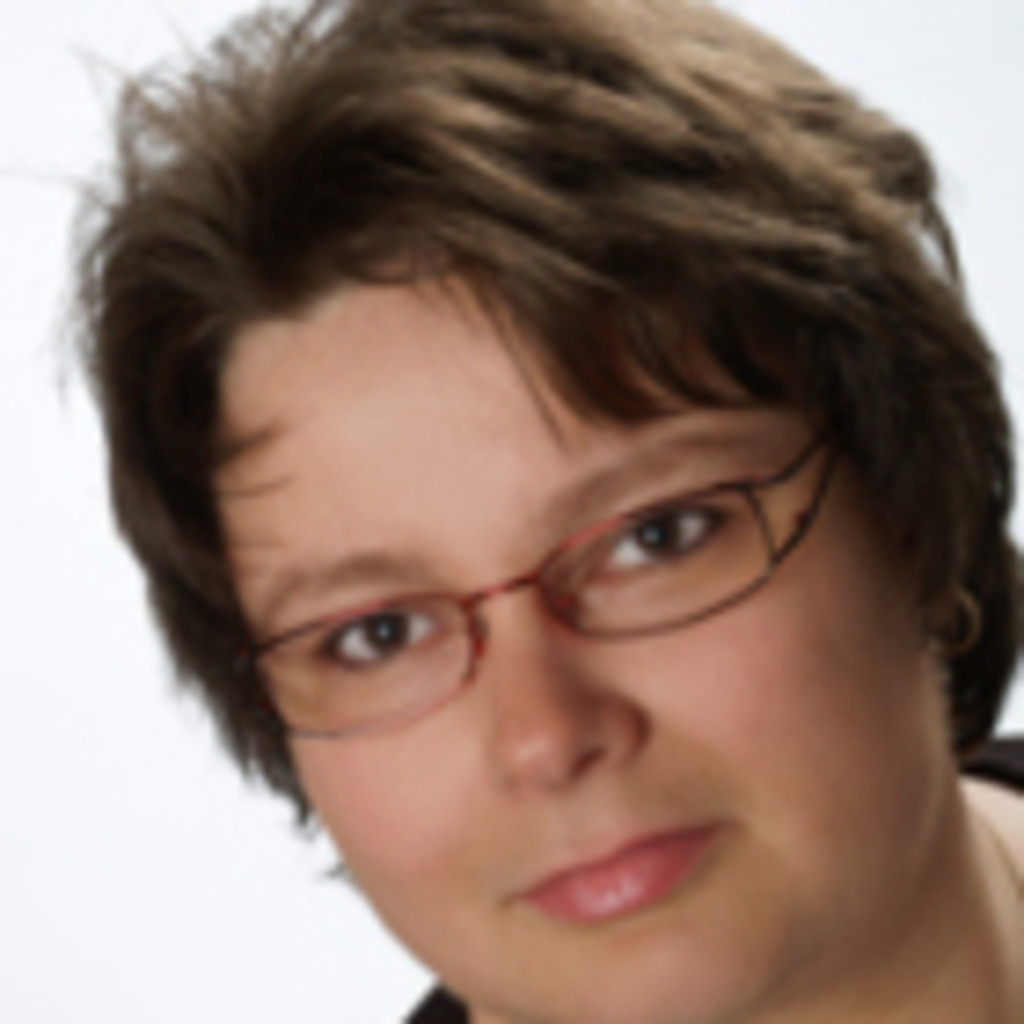 Social Media Profilbild Bettina Kahnt Rosbach vor der Höhe