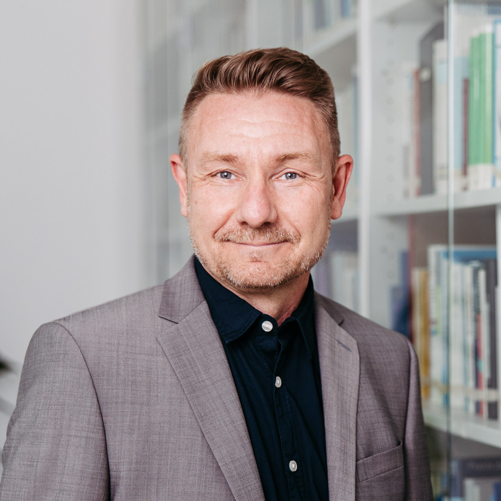 Roman Saam Pflegedirektor Stiftung Maria Ebene XING