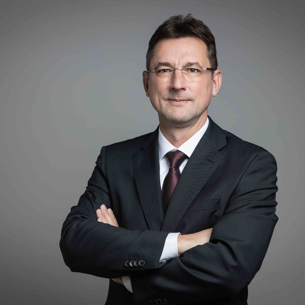 Jürgen P Schmidt Leiter Bezirksdirektion Dresden Mecklenburgische