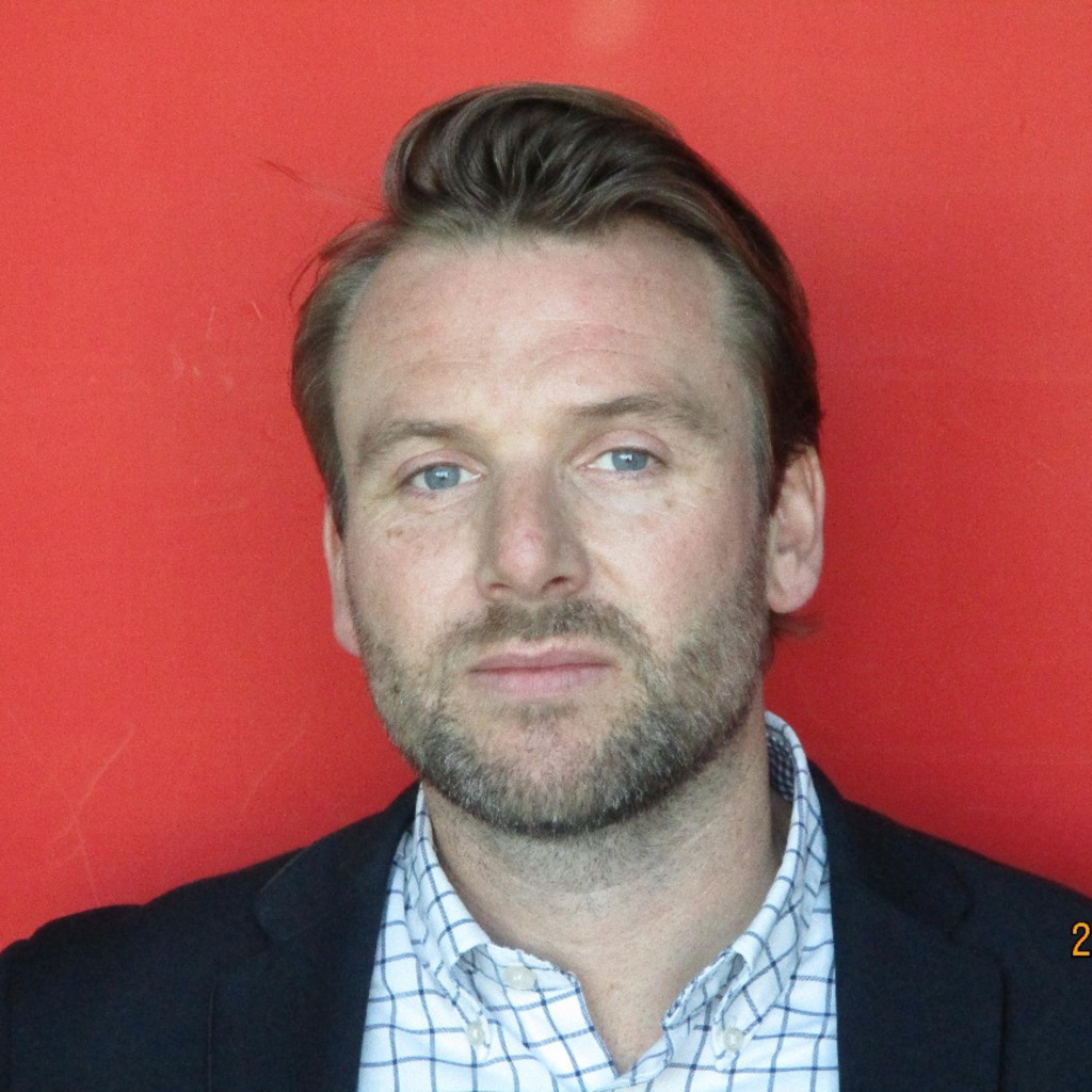 Andrew Stephenson Director of Marketing EMEA & India Treasure Data