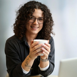 Vanessa Mayer
