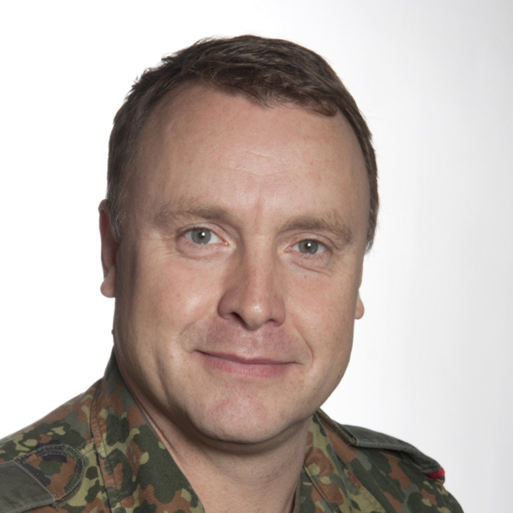 Mark Emmerich Referent BMVg XING