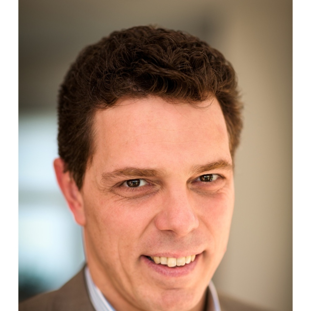 Kay Löffler Product Line Seatbelts Global Change Manager Autoliv B