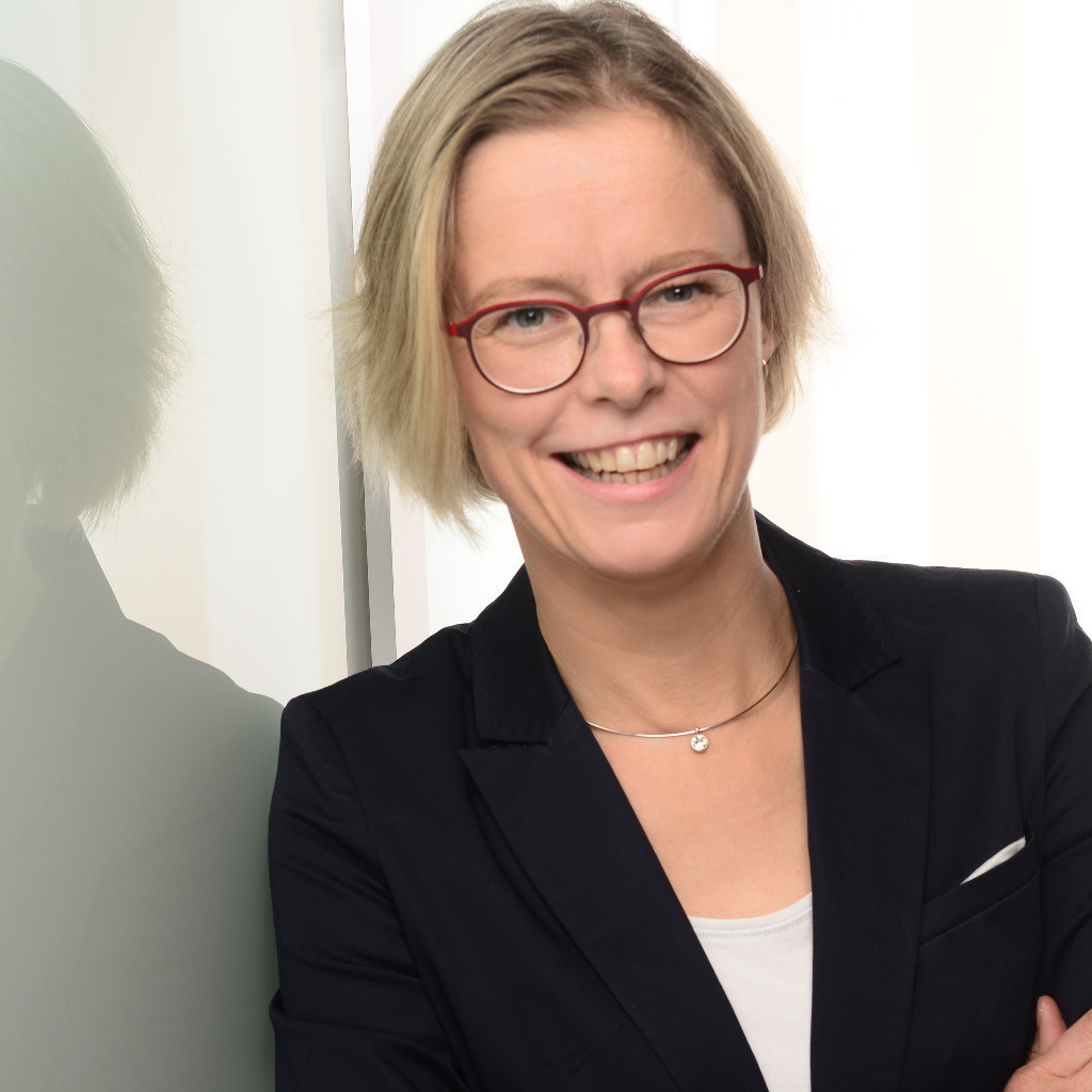 Andrea Voigt Syndikusanwältin Lowell Financial Services GmbH XING