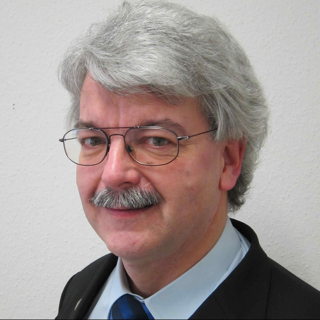 Dr. Rolf Häcker Auditor für Managementsysteme DQS GmbH XING