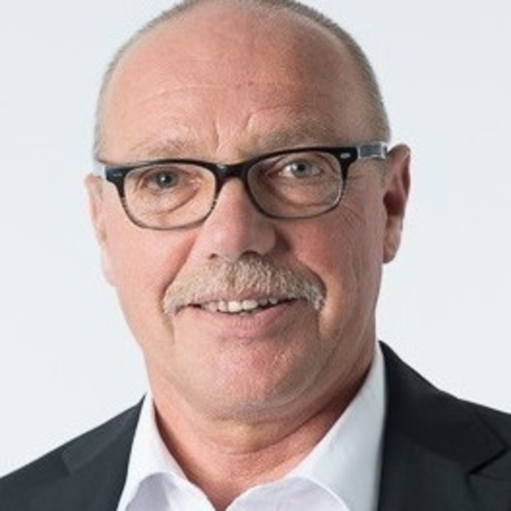 Roland Bächli Senior manager Consenec AG XING