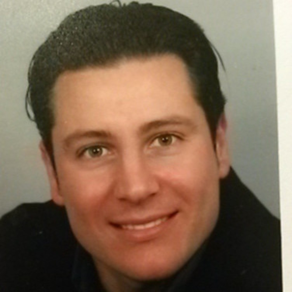 Francesco Paolo Gucciardi Zollbeauftragter Lukas Erzett XING